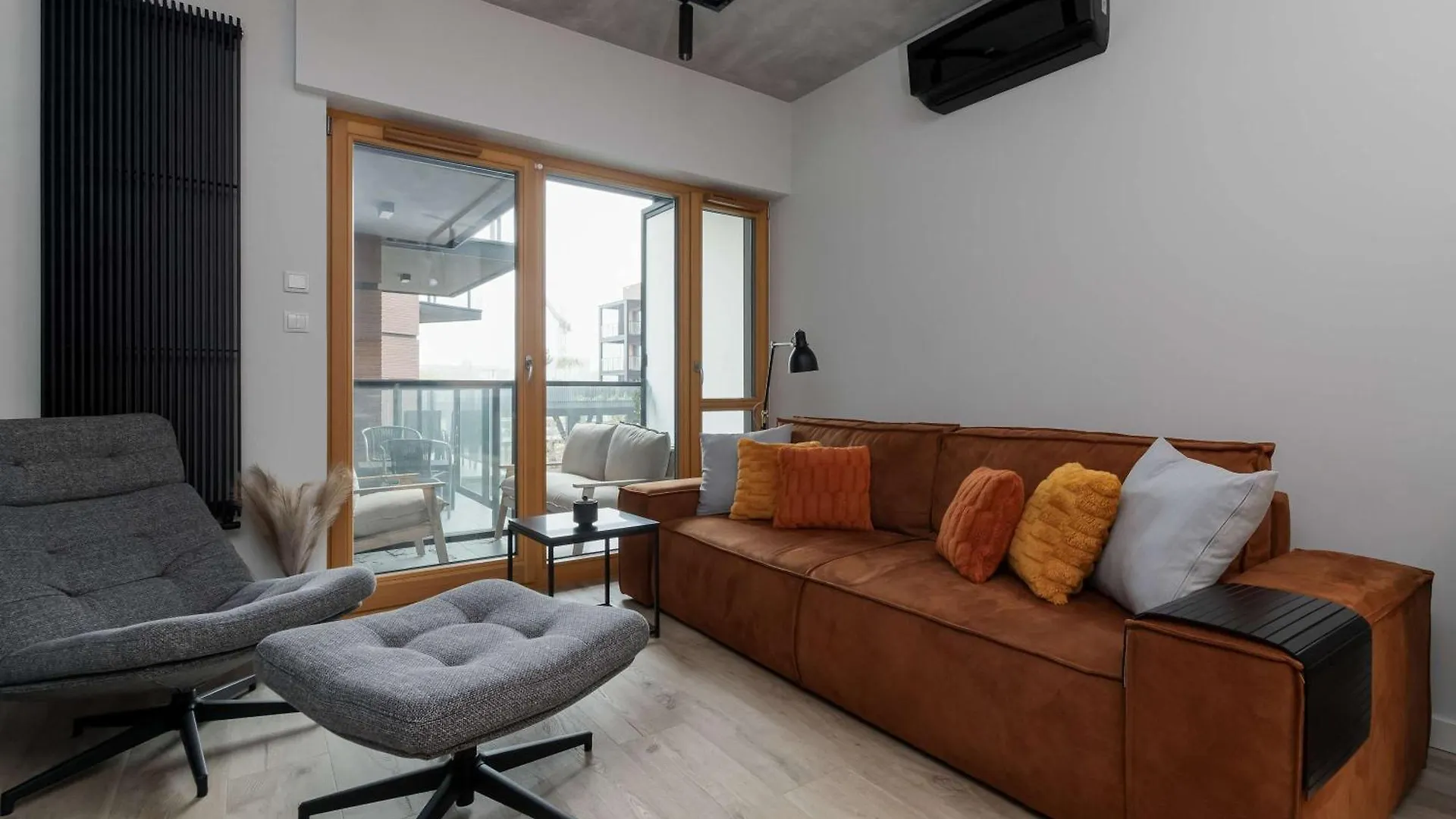 Stylish Apartment With Parking Sienna Grobla In Gdansk By Noclegi Renters