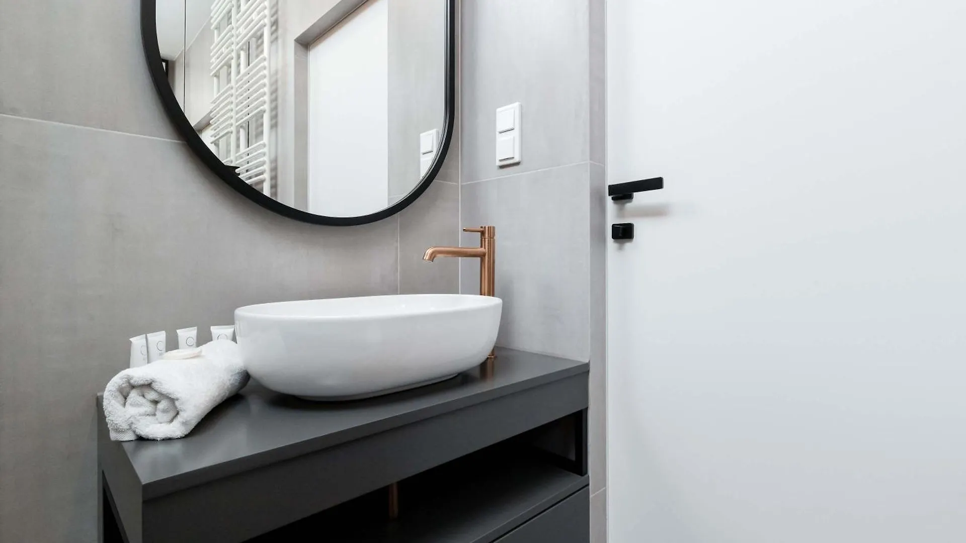 Stylish Apartment With Parking Sienna Grobla In Gdansk By Noclegi Renters 0*,  Polen